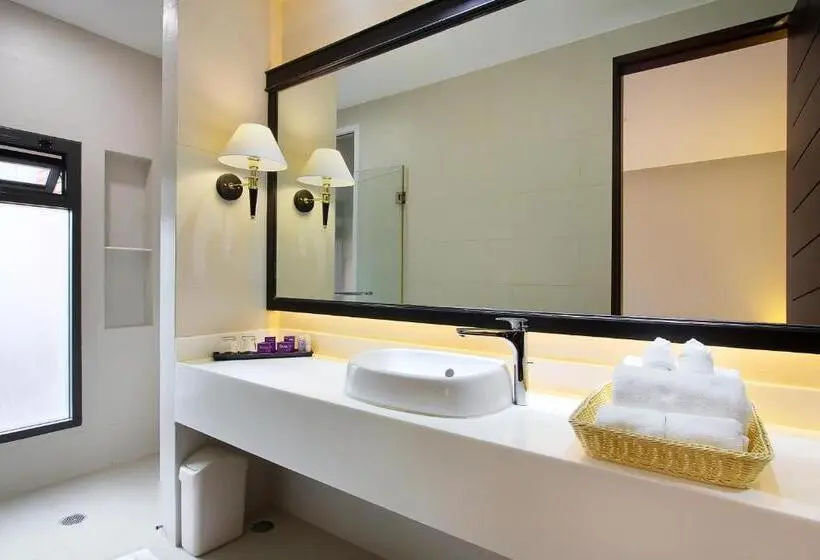 デラックスルーム, Rimnaam Klangchan Hotel   Sha Plus