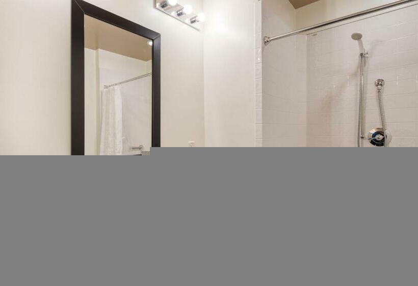 اتاق استاندارد برای معلولان, The Mayton