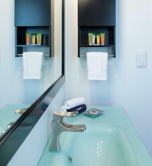 اتاق استاندارد, The Mayton