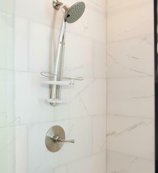 اتاق استاندارد برای معلولان, The Mayton