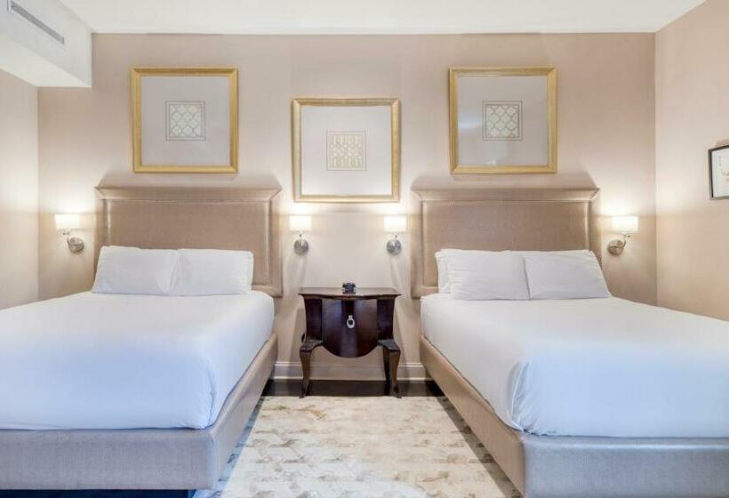 اتاق استاندارد, The Mayton