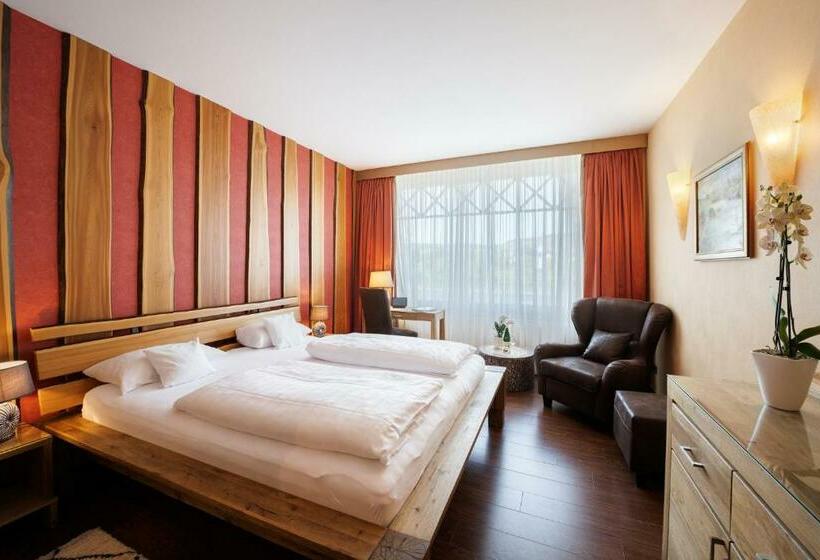 Номер Стандарт Вид на Реку, Weisser Bär