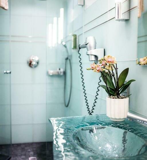 Номер Стандарт Вид на Реку, Weisser Bär