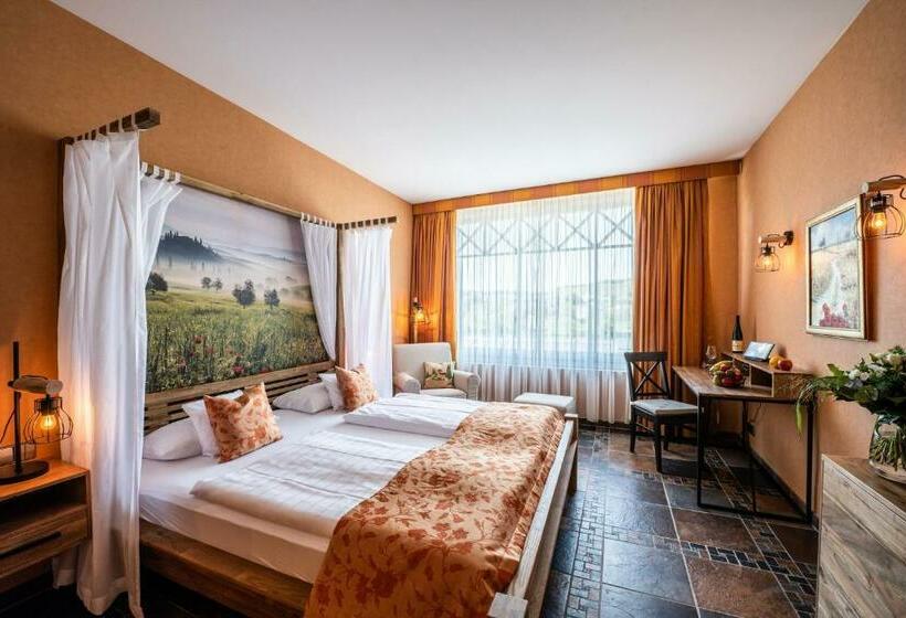 Номер Стандарт Вид на Реку, Weisser Bär