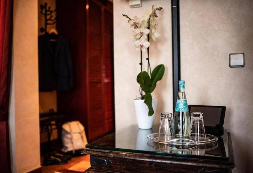 Номер Стандарт, Weisser Bär