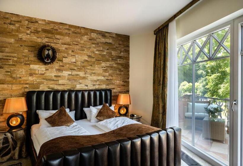 Люкс Вид на Реку, Weisser Bär