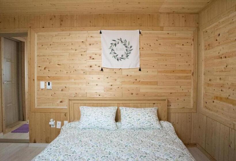 Дом 3 Спальни, Jeju Haebaragi Pension