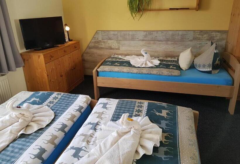 스탠다드 트리플 룸 가든 전망, Landhotel Pathes Hof