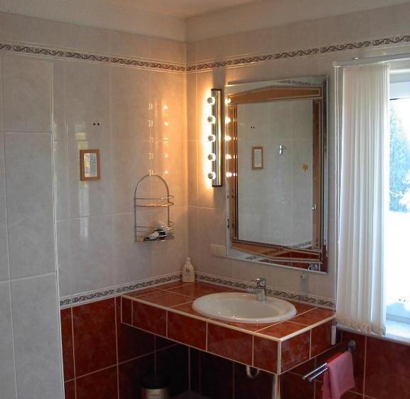 Апартаменты 1 Спальня Нижний Этаж, Landhotel Pathes Hof
