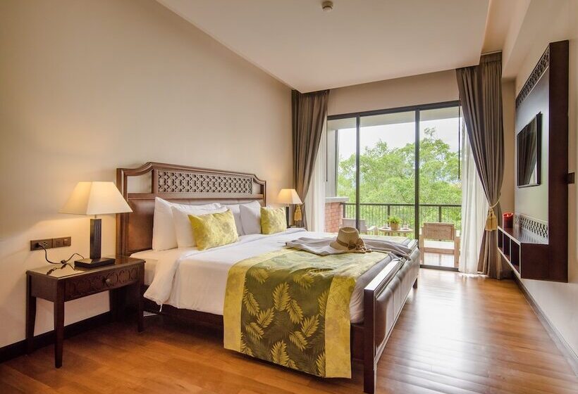 디럭스 룸, Rimnaam Klangchan Hotel   Sha Plus