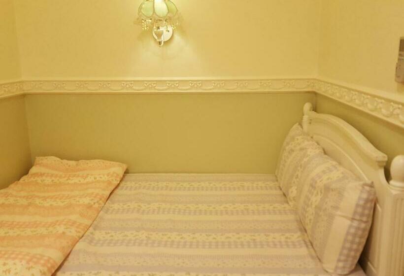 اتاق استاندارد با سرویس بهداشتی مشترک, 橙舍二館 Tw Hostel 2