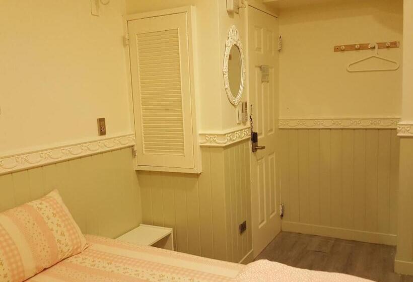 اتاق استاندارد با سرویس بهداشتی مشترک, 橙舍二館 Tw Hostel 2