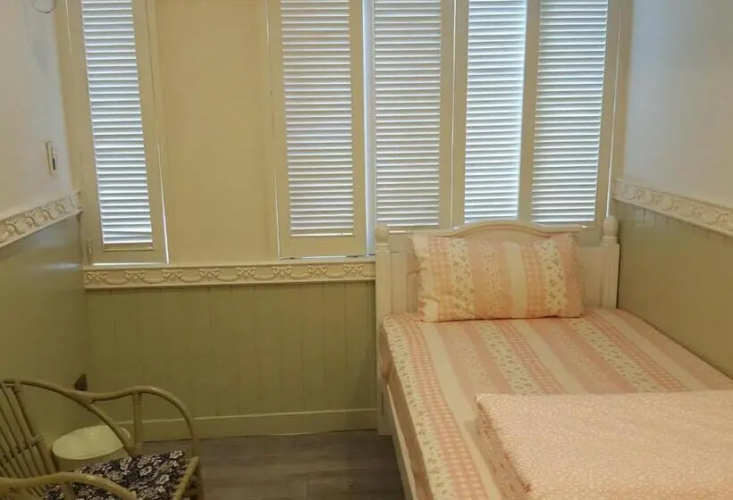 اتاق استاندارد با سرویس بهداشتی مشترک, 橙舍二館 Tw Hostel 2