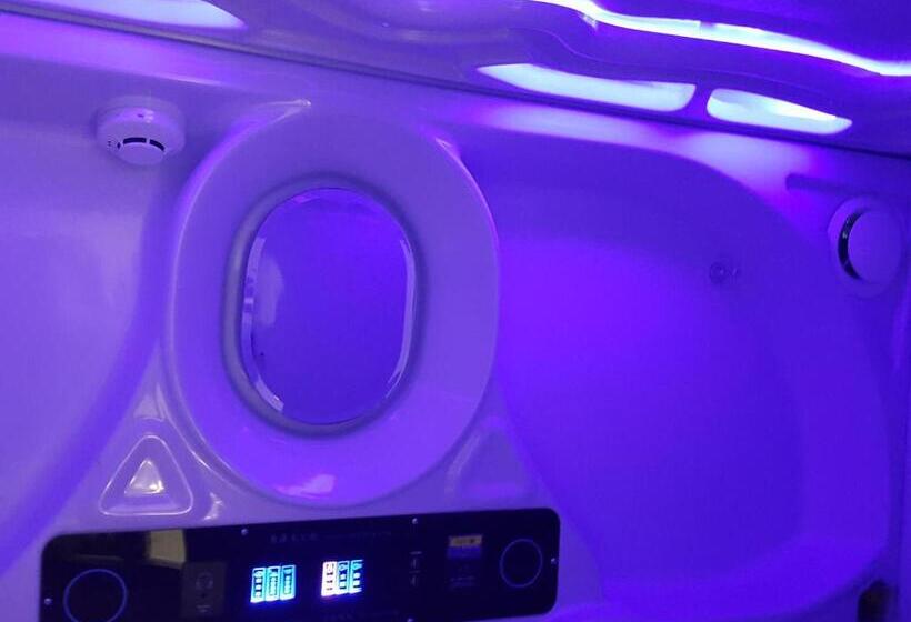 Capsule, 橙舍二館 Tw Hostel 2