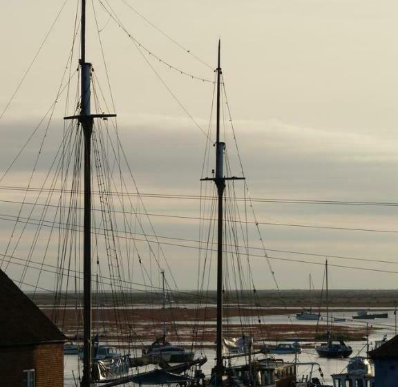 스위트 킹사이즈 침대, Anchoragewells Next The Sea