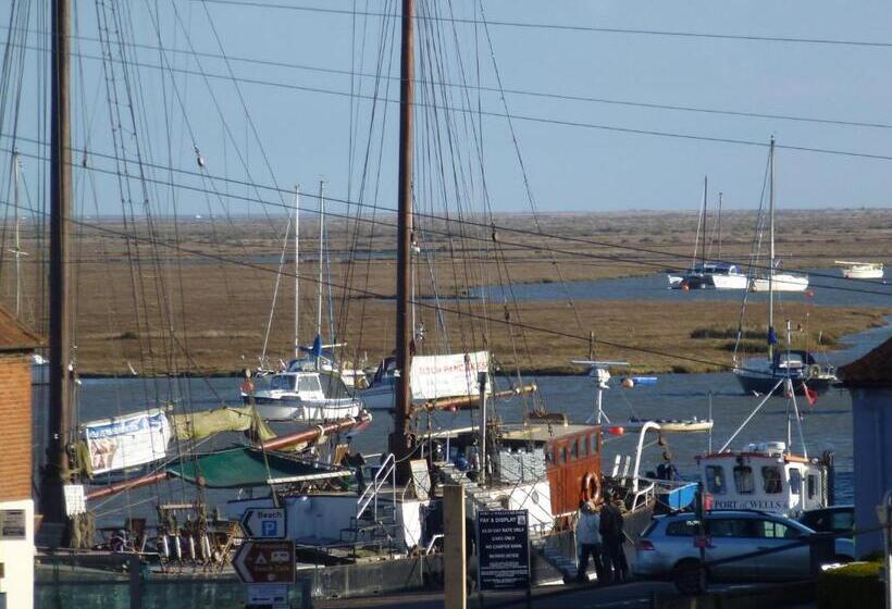 스위트 킹사이즈 침대, Anchoragewells Next The Sea