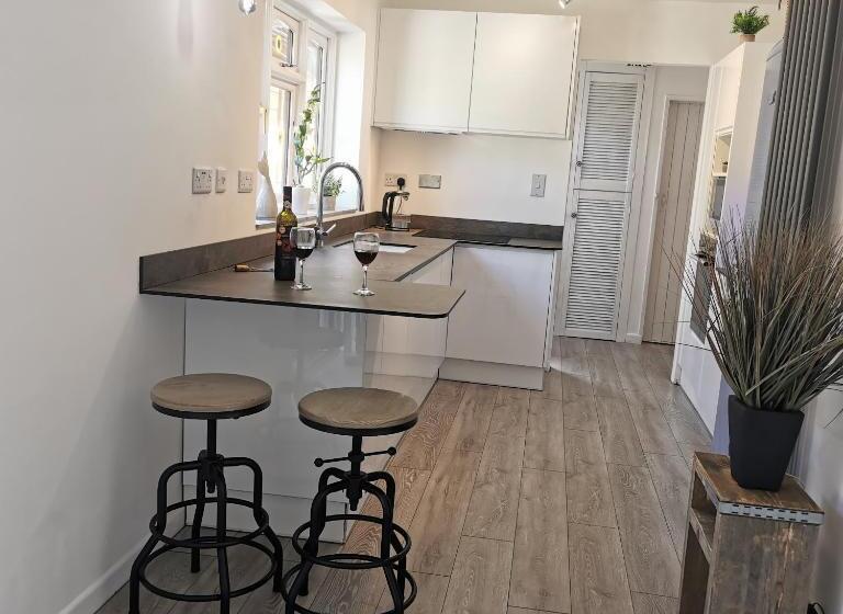 침실 4개 주택, Anchoragewells Next The Sea