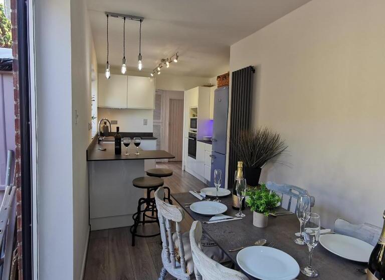 침실 4개 주택, Anchoragewells Next The Sea