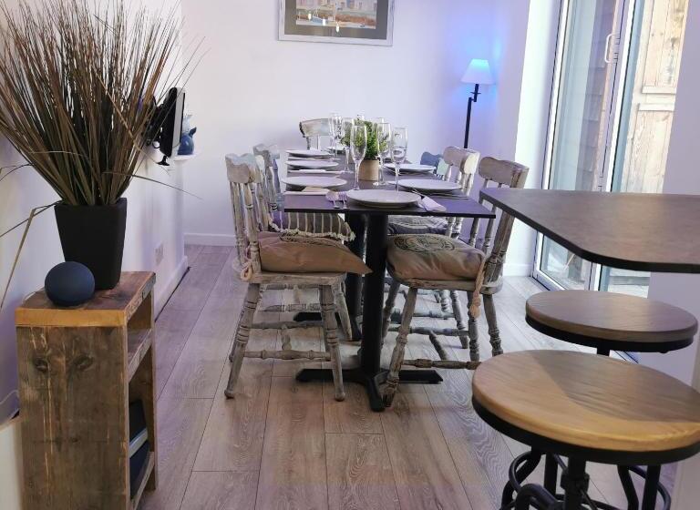 침실 4개 주택, Anchoragewells Next The Sea