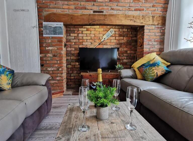 침실 4개 주택, Anchoragewells Next The Sea