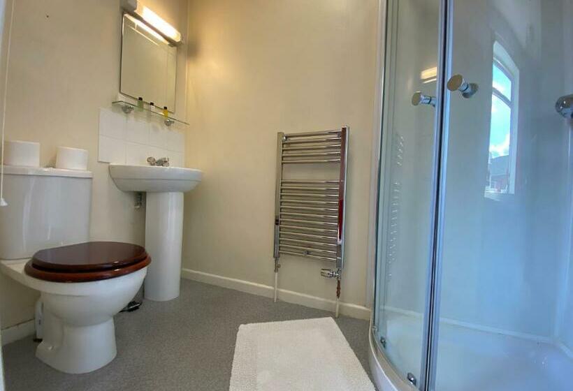 غرفة قياسية, Beldon House