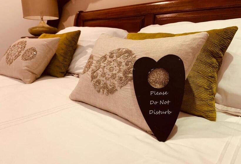 디럭스 룸, Busfeild Arms