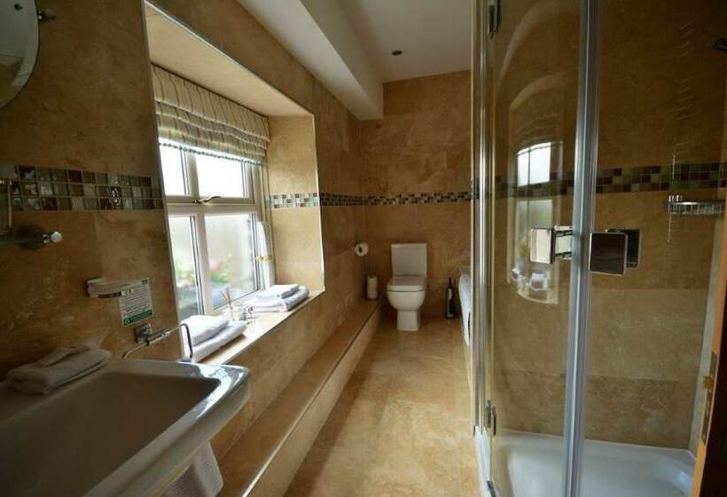 스탠다드 룸, Busfeild Arms