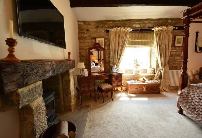 Номер Deluxe, Busfeild Arms