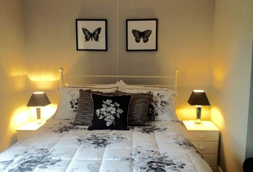 غرفة قياسية, Dunster Mill House