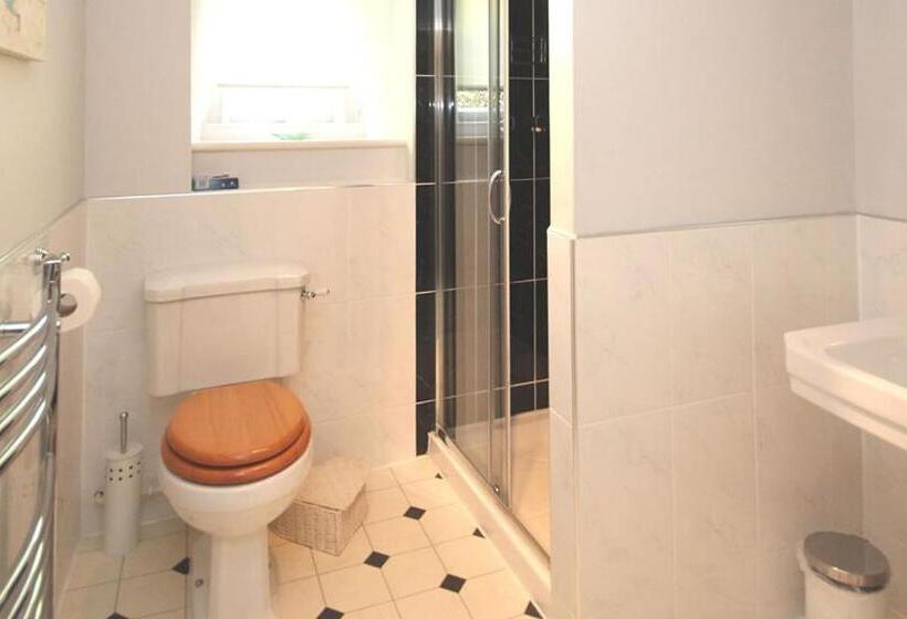 غرفة قياسية, Dunster Mill House