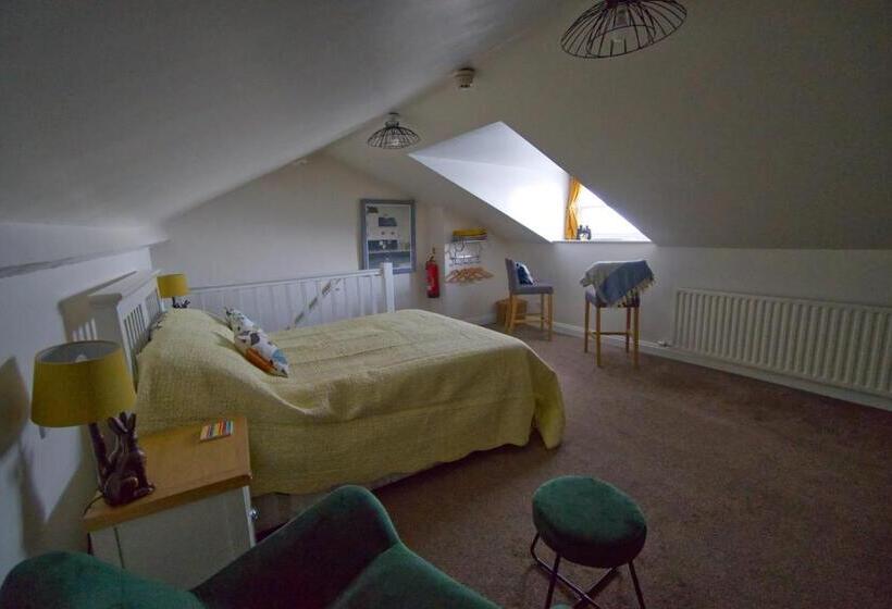 סוויטת פנטהאוז, Glan Y Mor