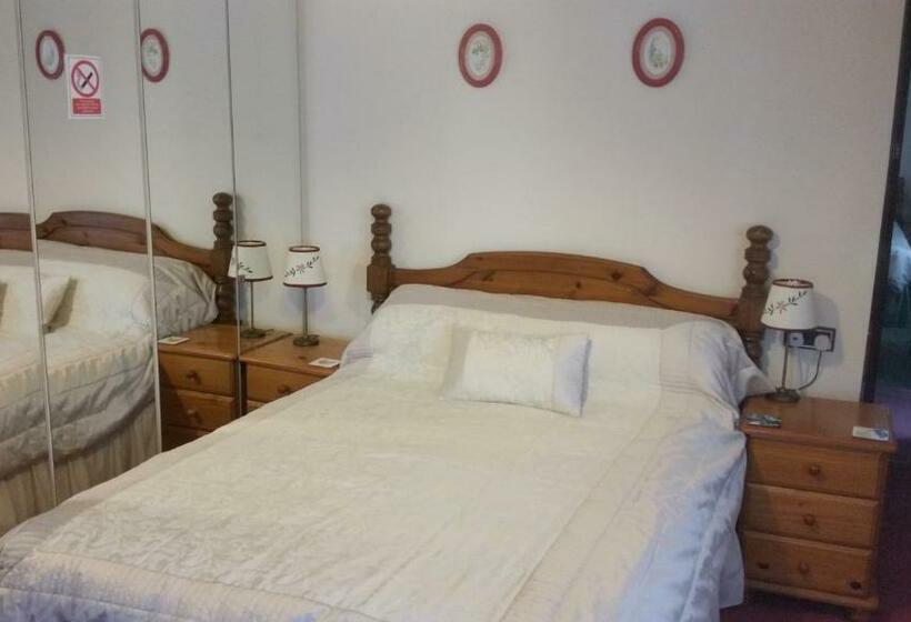 Quarto Triplo Estandar, Kingfisher Cottage