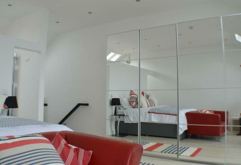 اتاق لوکس با چشم‌انداز دریا, Pier39portrush Adult Only