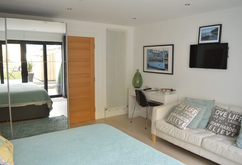 اتاق لوکس با چشم‌انداز باغ, Pier39portrush Adult Only
