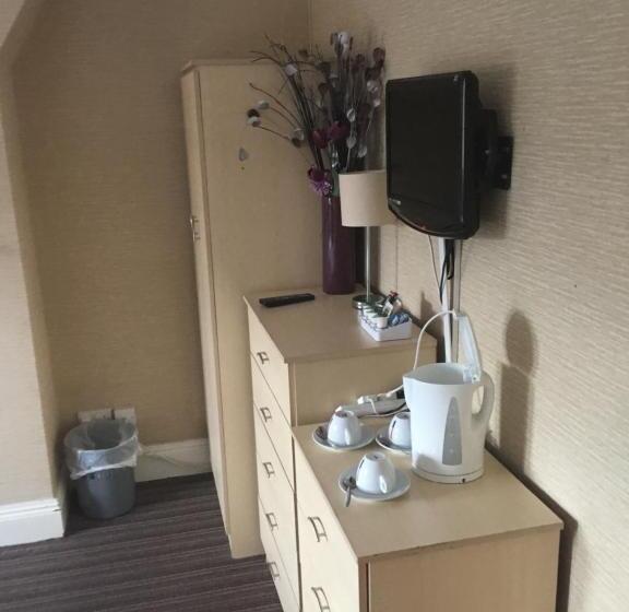 חדר מוזל מקלחת משותפת, Sheridans Budget Accomodation