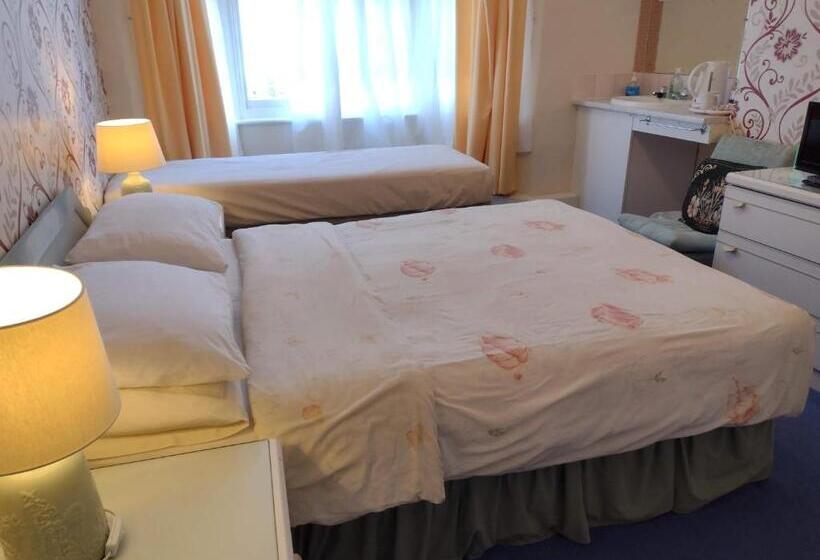 Стандартный внешний трехместный номер с ванной комнатой, The Arran