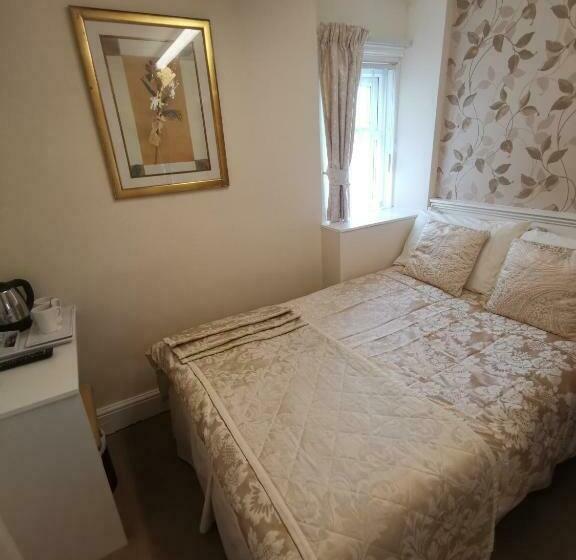 اتاق استاندارد یک نفره, The Stafford