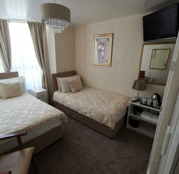 اتاق استاندارد, The Stafford