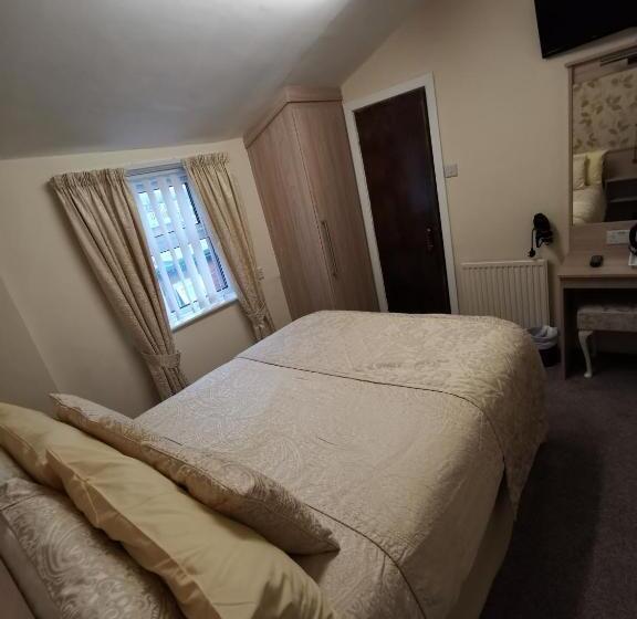 اتاق استاندارد, The Stafford