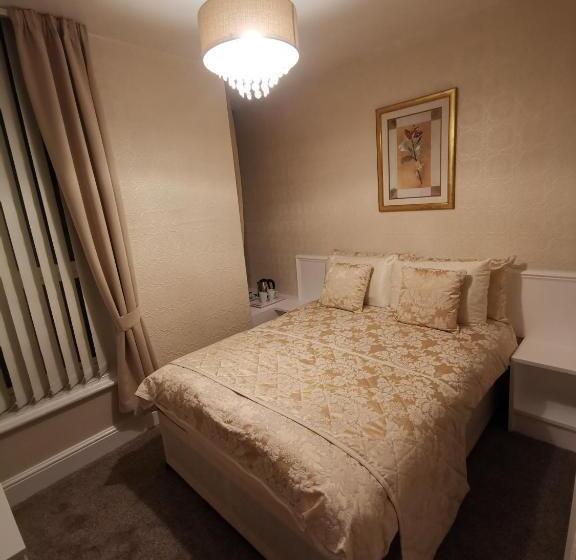 اتاق استاندارد, The Stafford