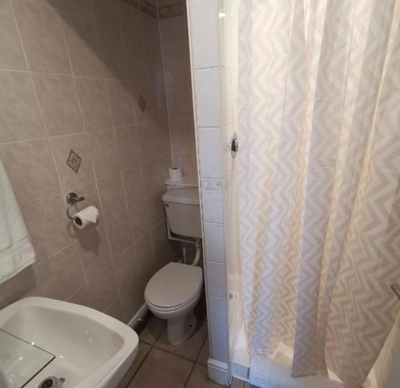 اتاق استاندارد, The Stafford