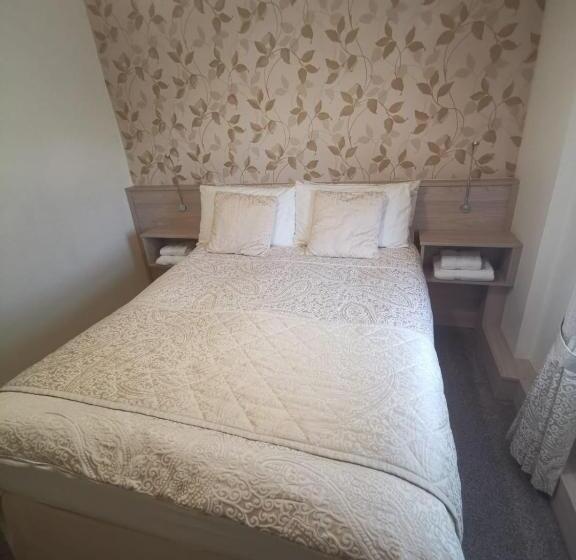 اتاق استاندارد, The Stafford