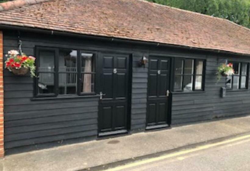 Номер Стандарт Трехместный, The Yew Tree