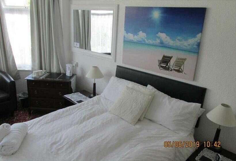 اتاق خانوادگی, Valdene