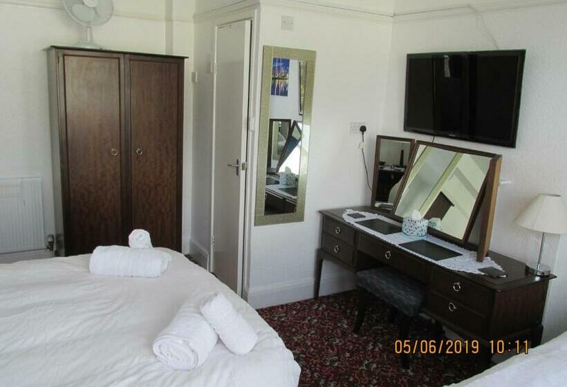 اتاق خانوادگی, Valdene