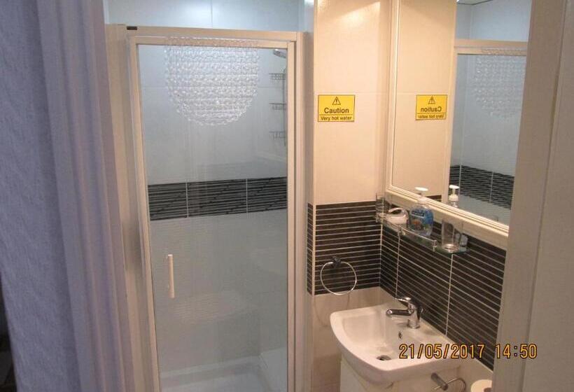 اتاق خانوادگی, Valdene