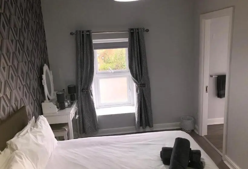 Economy-huone, Fiddlestone Bar And B&b