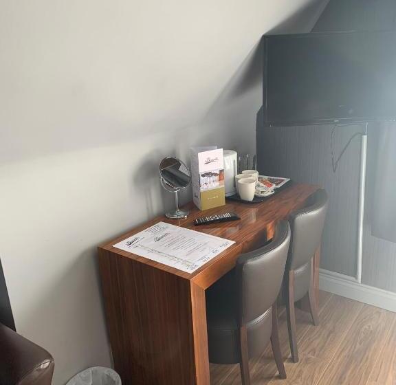 豪华家庭房间, Bennetts