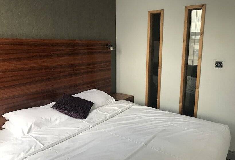 豪华房间, Bennetts