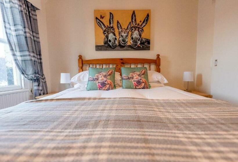 标准间, Crown And Anchor Inn